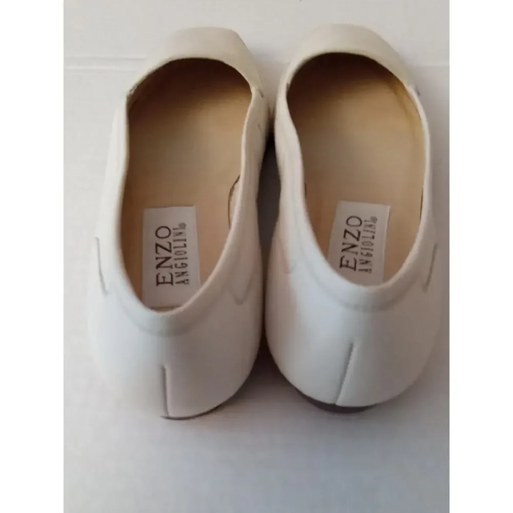 NWOT Enzo Angiolini Women's Size 6.5M Cream Leather Loafers. Comfy,Classy